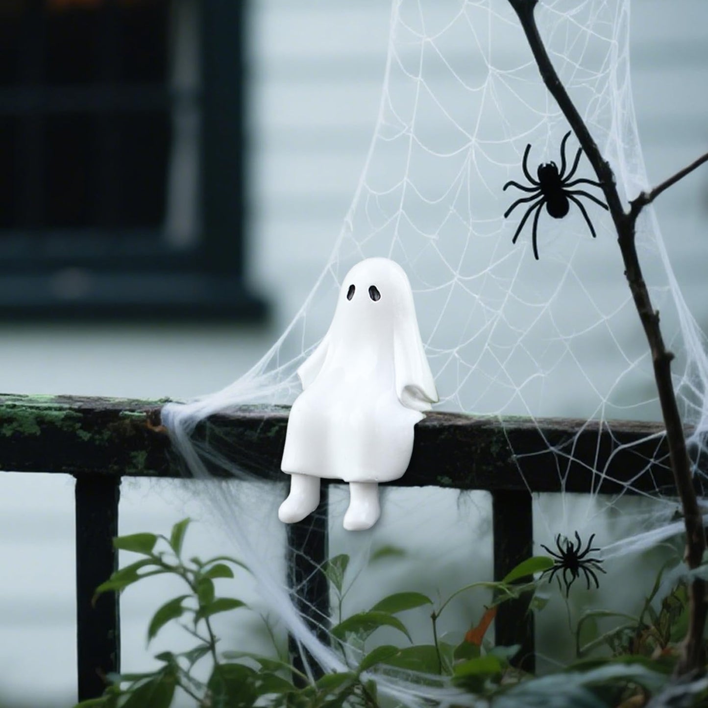 Halloween Resin Sitting Ghost Figurine Garden Sculpture Decor for Outdoor Patio, Balcony Planter, Home Bookshelf