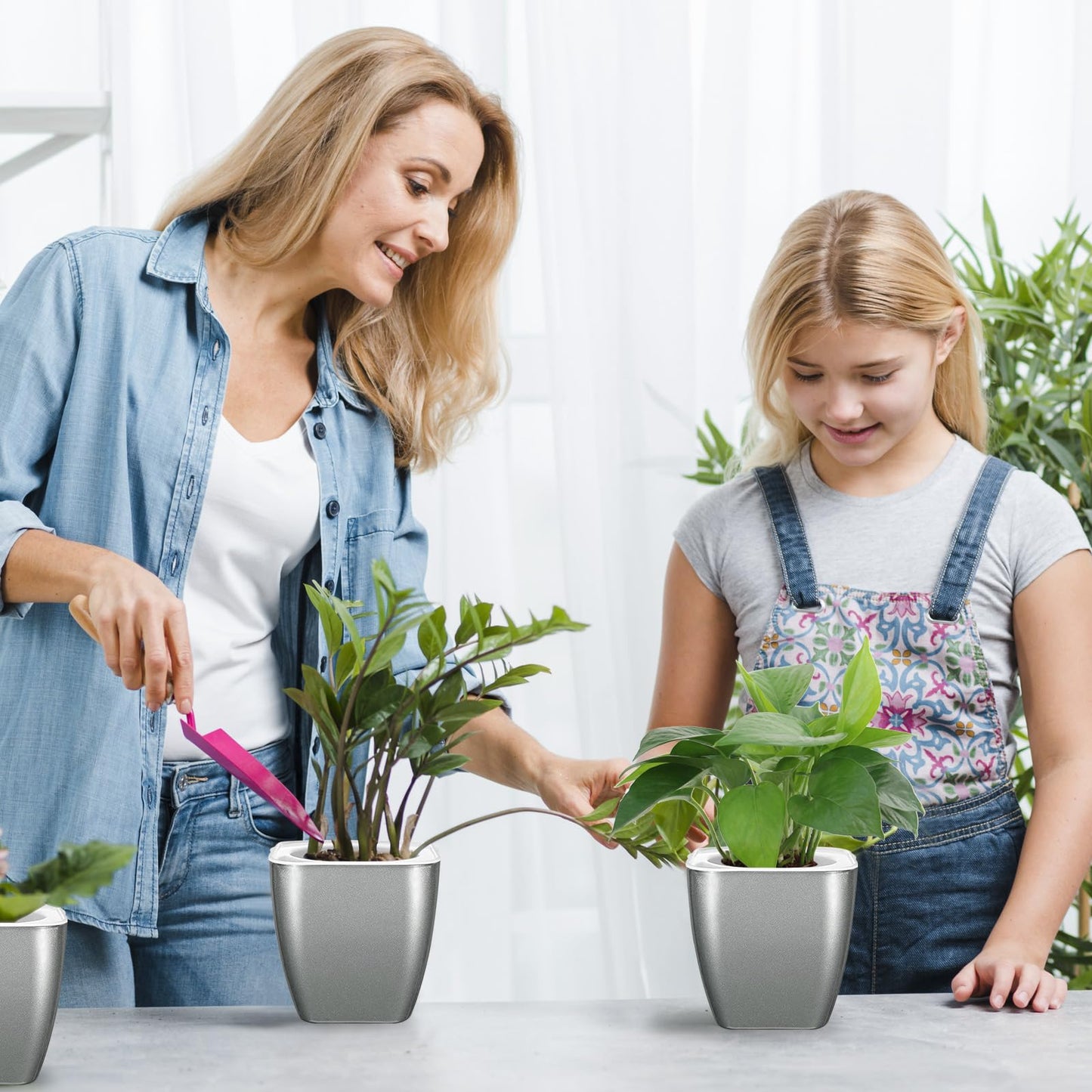 Oliz 8 Pack 4-inch Plant Pots Indoor Garden Decorative Flower pots Small Self-Watering Planters for Small Plants WindowSill Planters for Succulents, African Violets, Herbs(Sliver Black)