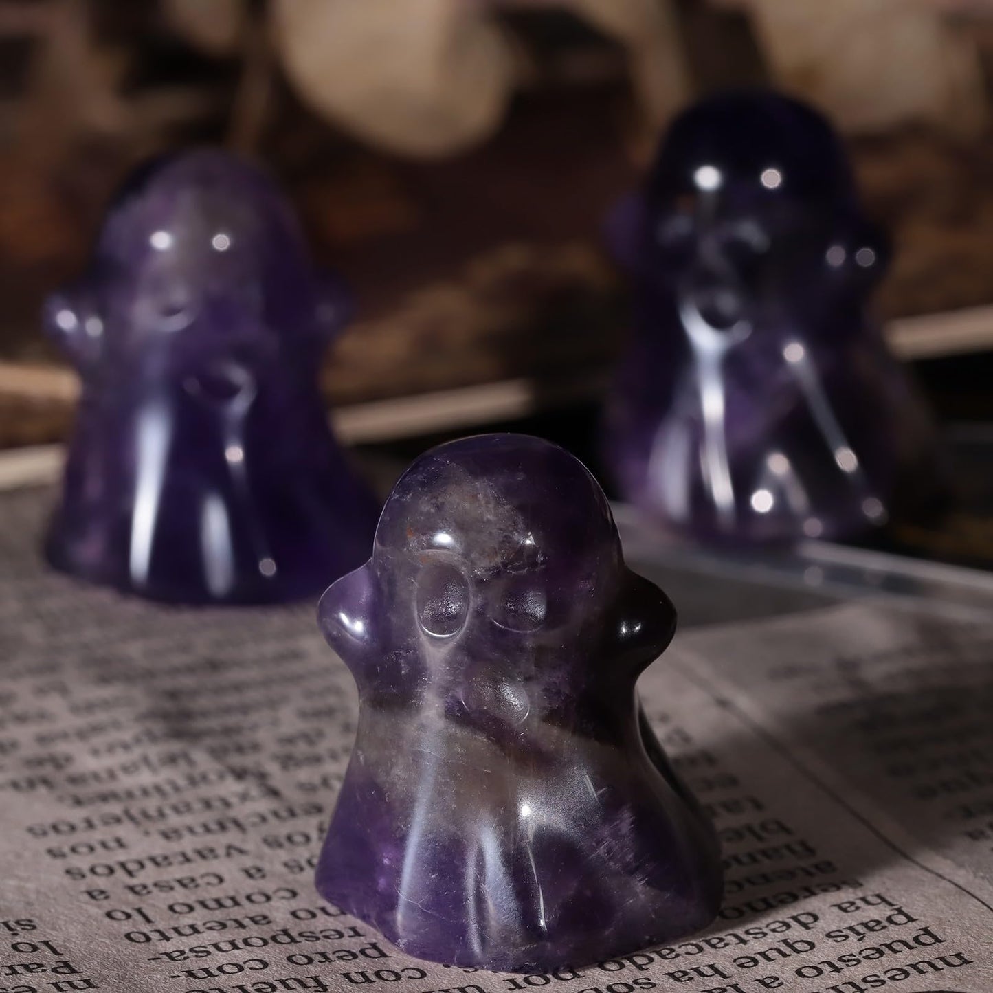 Amogeeli 1 Inch Natural Amethyst Ghost Figurine, Hand-Carved Stone Ghost Statue for Halloween Decoration
