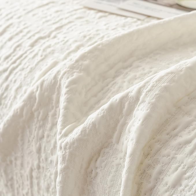 DREAMINGO Bubble Textured Cooling Sofa Cover, Ice Silk Breathable Couch Cover