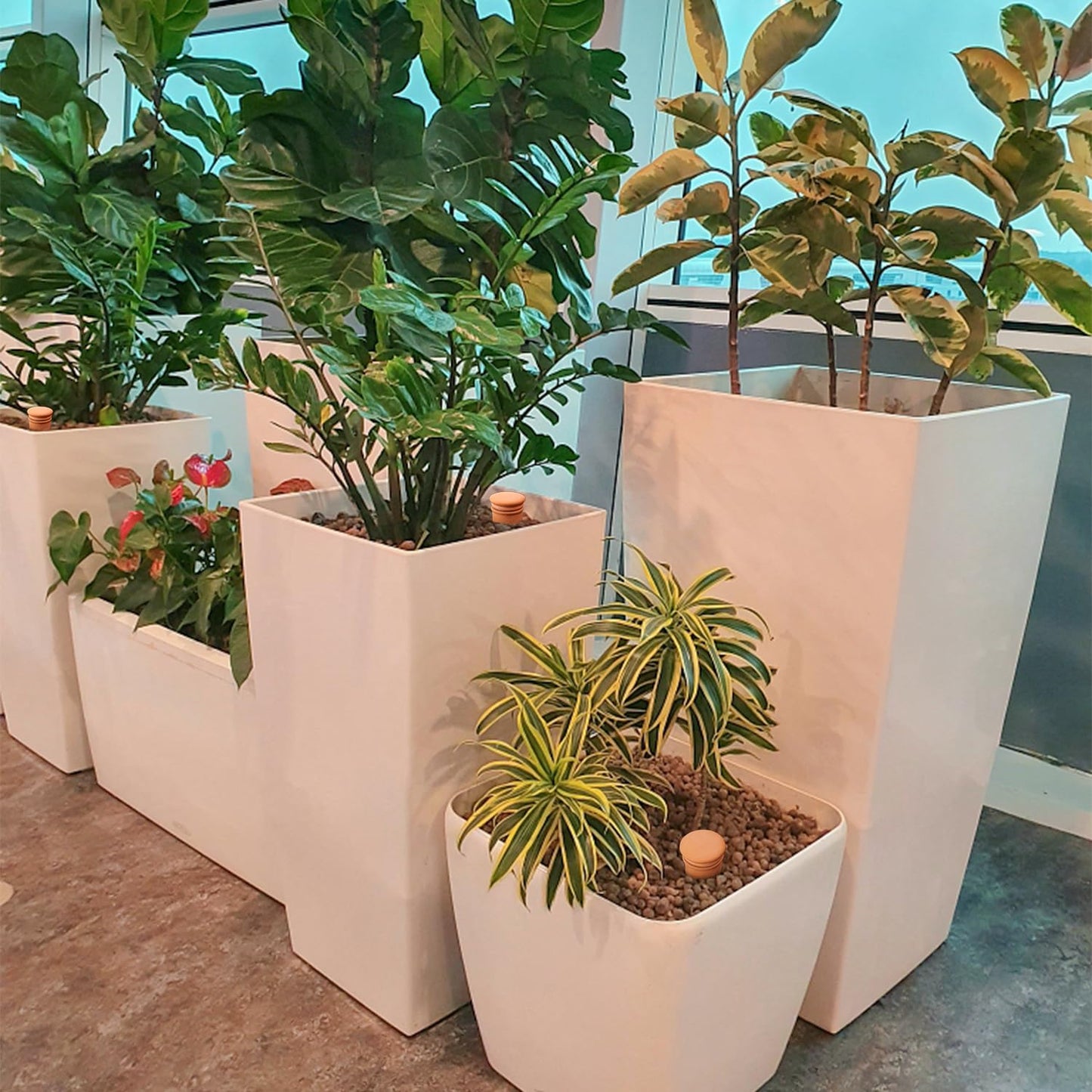 4pcs Ollas 3.1inch Plant Watering Globes Clay Watering Pot with lid Terra Cotta Clay Irrigation Globes Terracotta Watering Simple Irrigation Peripheral Water System Self Watering System