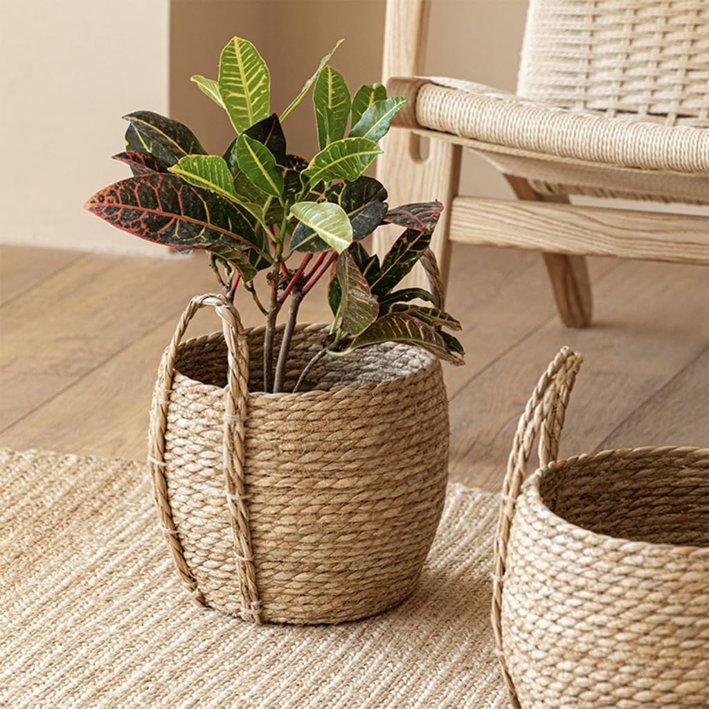 Hqkfuybl Woven Straw Flower Pot, Sea-Grass Planter Basket, Wicker Rattan Vase Sundries Organizers Storage Bins, Hand Woven Basket Planter with Plastics Liners and Handle - L 8.26x10.63inch