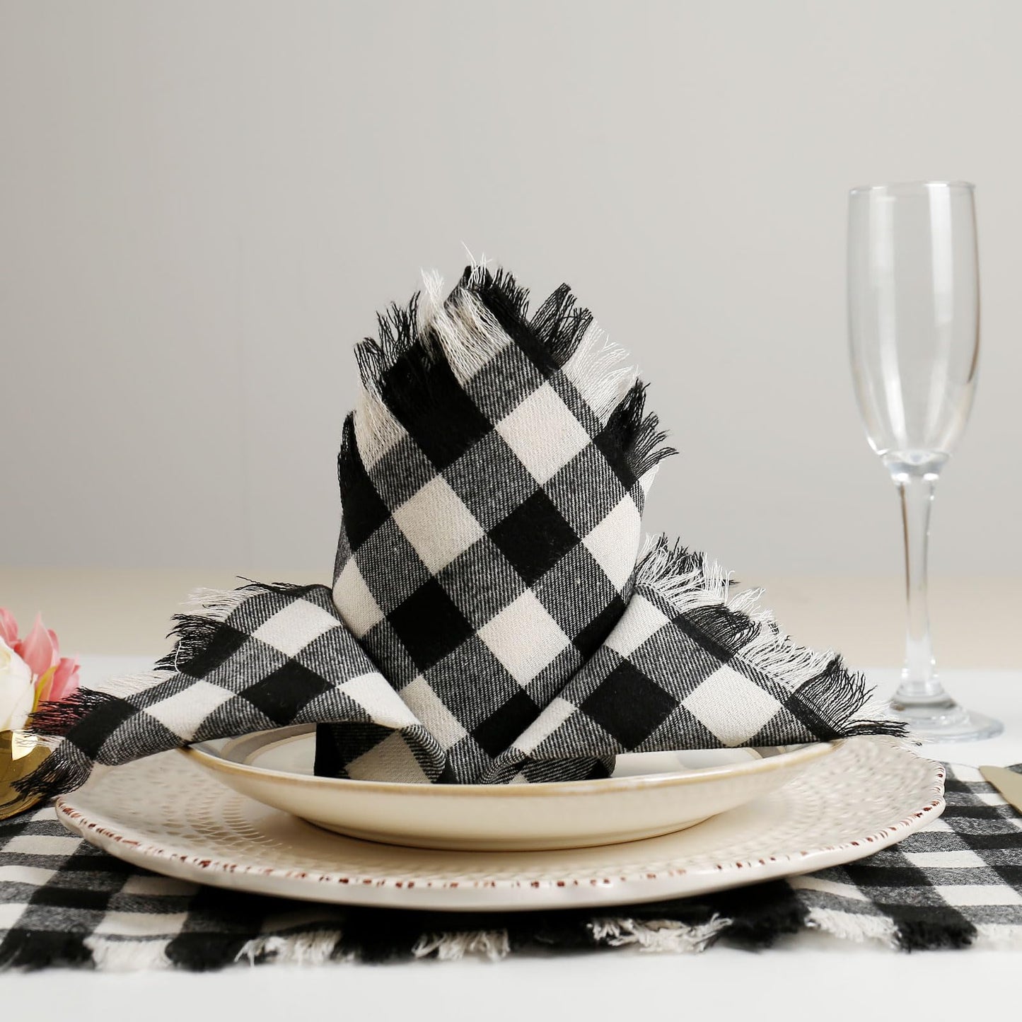 wonlex Buffalo Check Cloth Napkins Set of 6, 18 x 18 Inches Plaid Dinner Napkins, Reusable Washable Napkins for Halloween, Wedding, Parties, Festival, Cocktail (Black-White)