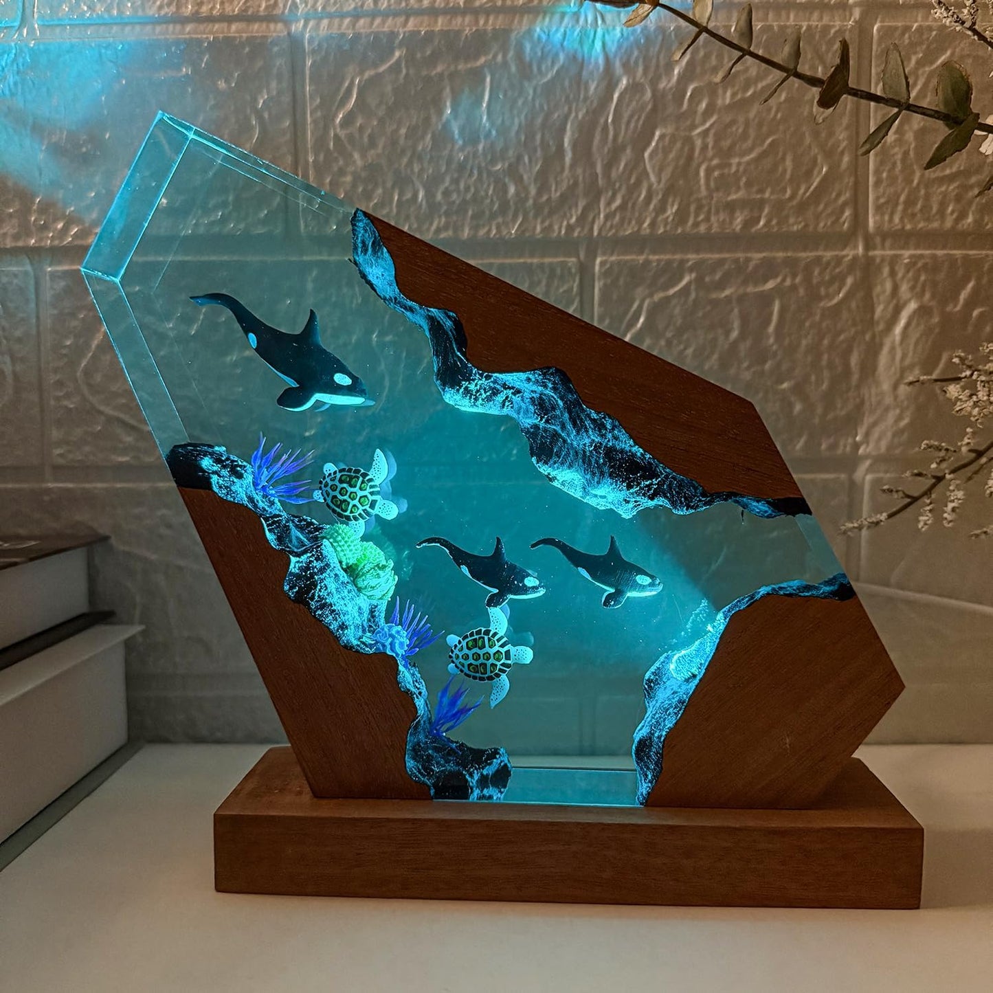 Orca Ocean Resin Lamp - Handmade Resin Night Light with USB Port, Variable Lights, Marine Biology Gifts for Women and Men, Ocean Enthusiast Collectibles, Unique Birthday Gifts for Him & Her (6"x4")