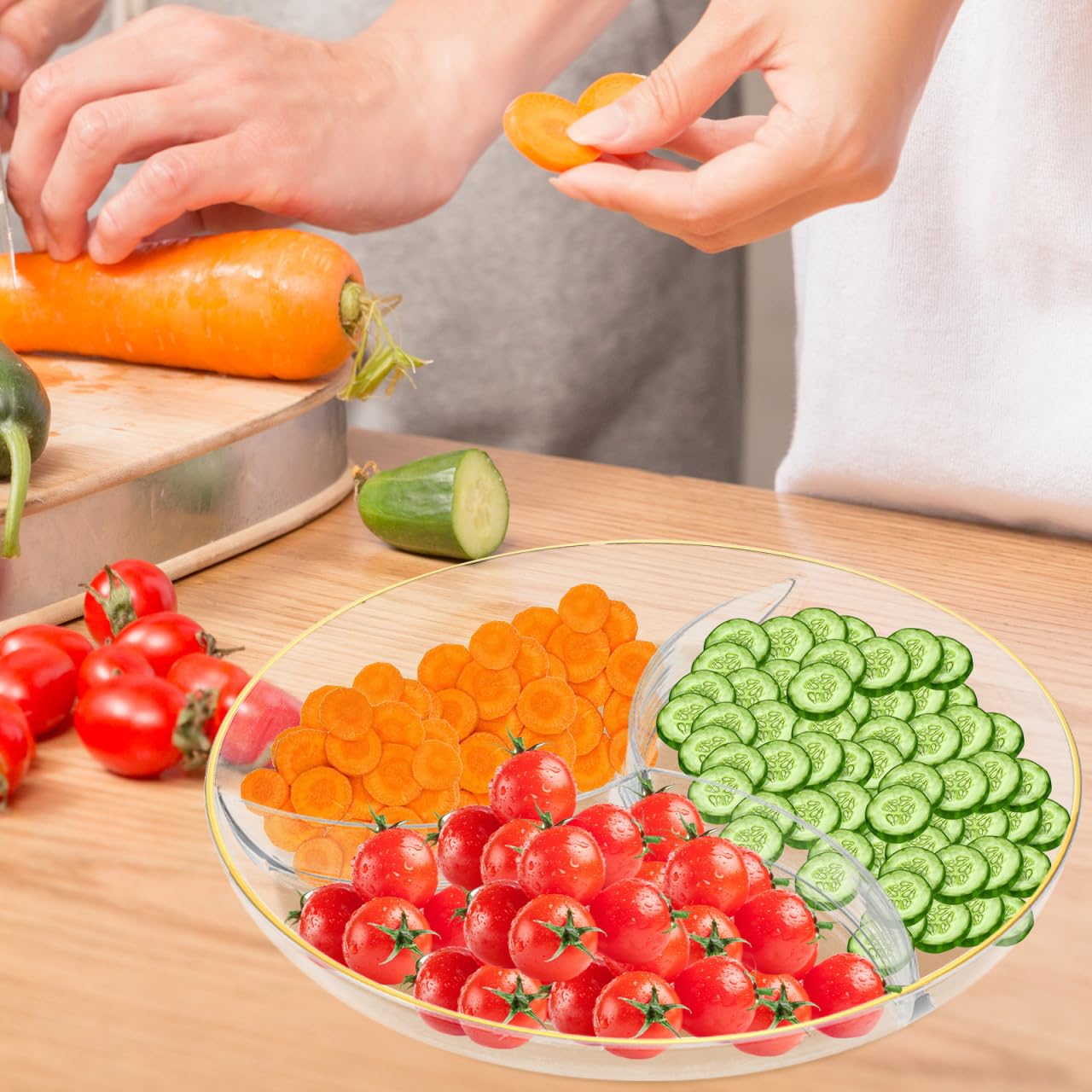 Amosfun 10 Inch Snack Plate PET Material Divided Round Fruit Serving Tray with 3 Compartments Halloween Christmas New Year Party Supply