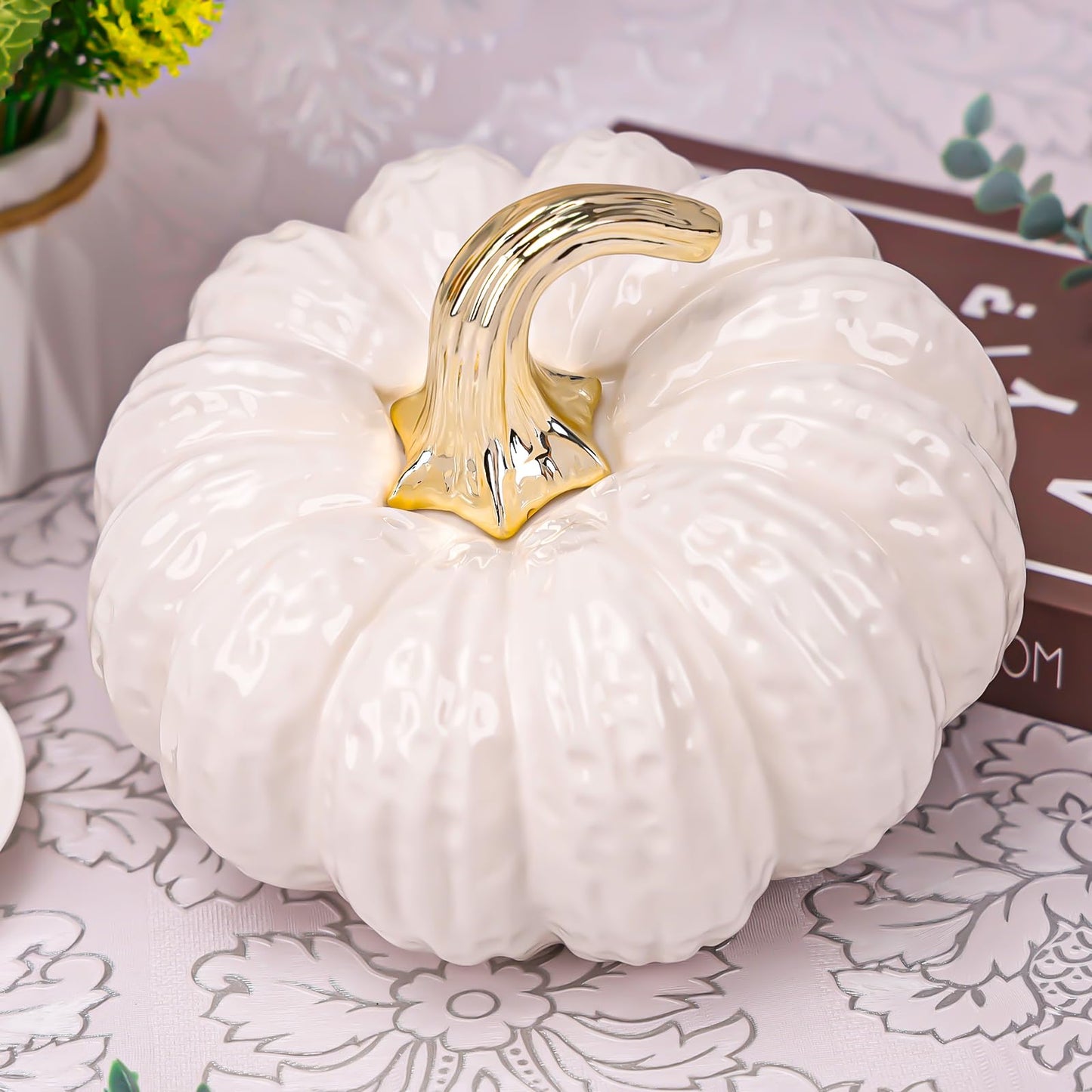 Quancru 7.9 Inch Fake Pumpkin Decorations Ceramic Figurines White Realistic Artificial Pumpkins Model for Outdoor Halloween Fall Harvest Thanksgiving Kitchen Tabletop Centerpiece Crafts - 1 PCS
