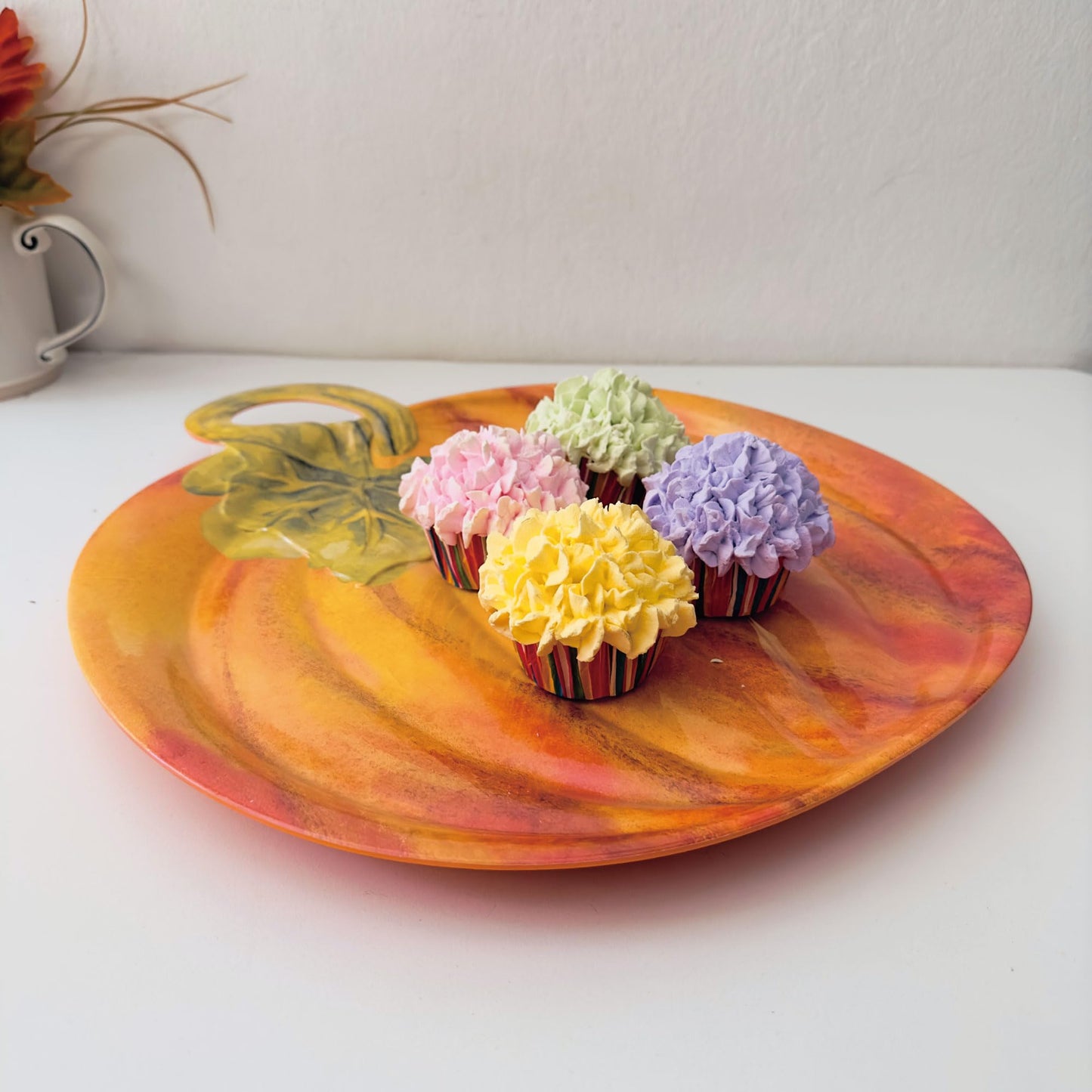 UPware Pumpkin Shaped Melamine Serving Platter, Fall Harvest Party Tray, Thanksgiving Table Decor, for Snacks, Appetizers, and Desserts, Orange, 16 x 15.5 Inch