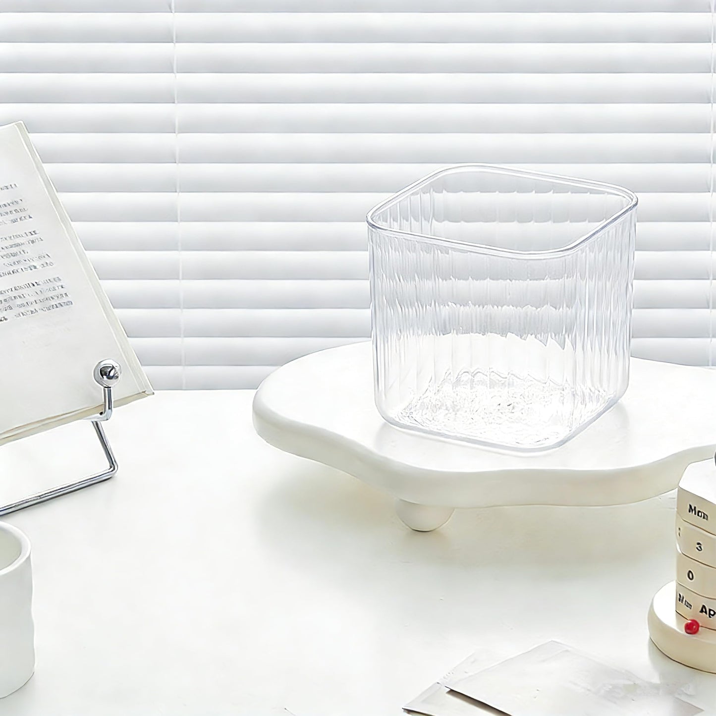 Mini Desk Trash Can Tiny Countertop Waste Basket Small Table Top Garbage Bin for Desk Top