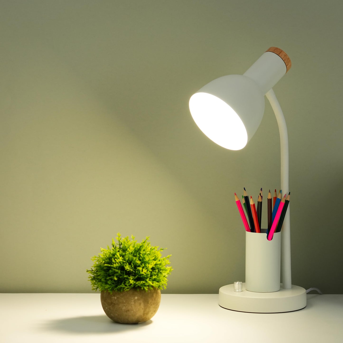 YSJUENAII Desk Lamp with Pen Holder, Green, Wood Accent, Adjustable Gooseneck, Modern Study Light (Green)