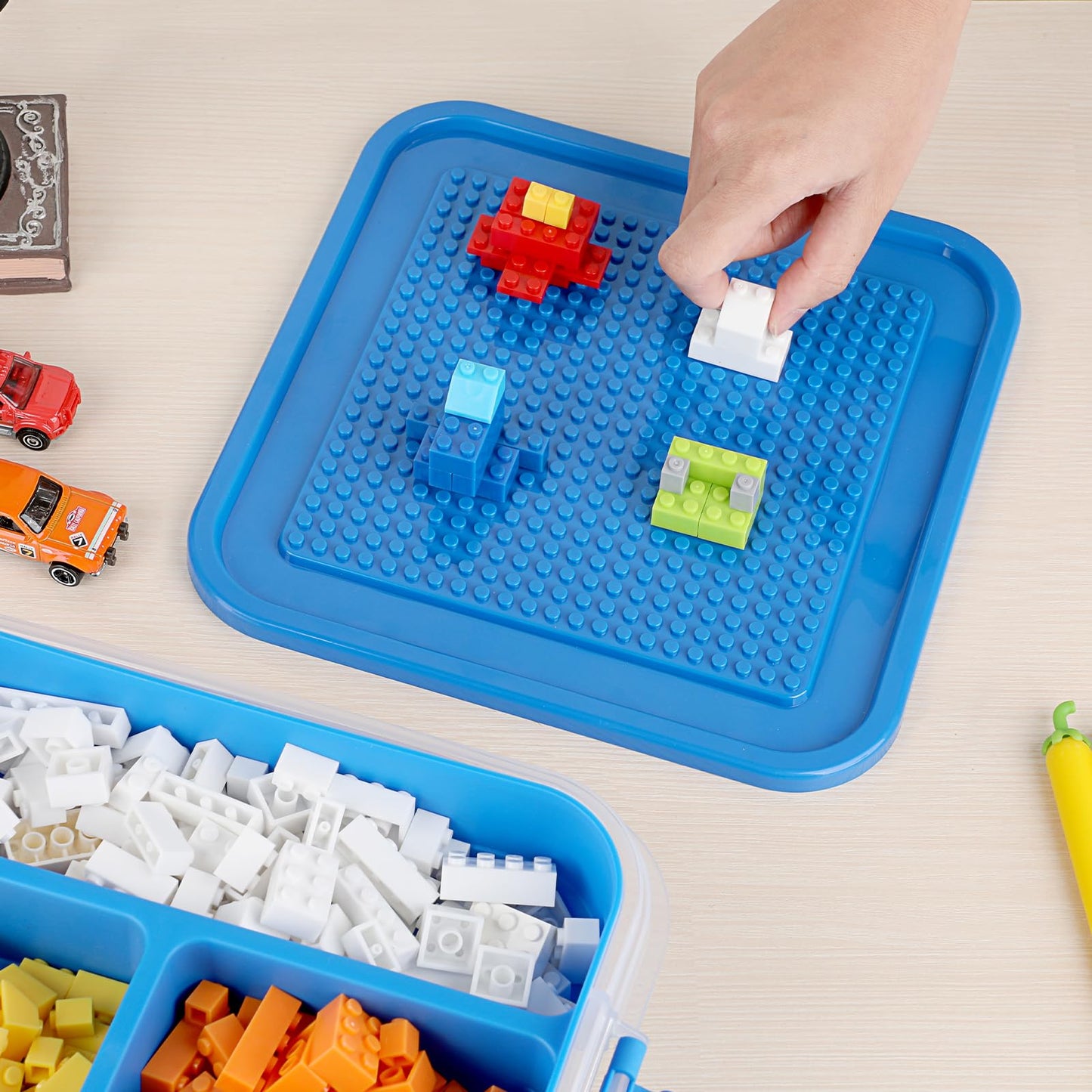 OGANAZI Plastic Storage Container with Bricks Baseplate Lid for Building Blocks, Bricks Building Set Organization Bin with Compartments Tray, Stackable Storage Box Building Block Chest Case (Blue)