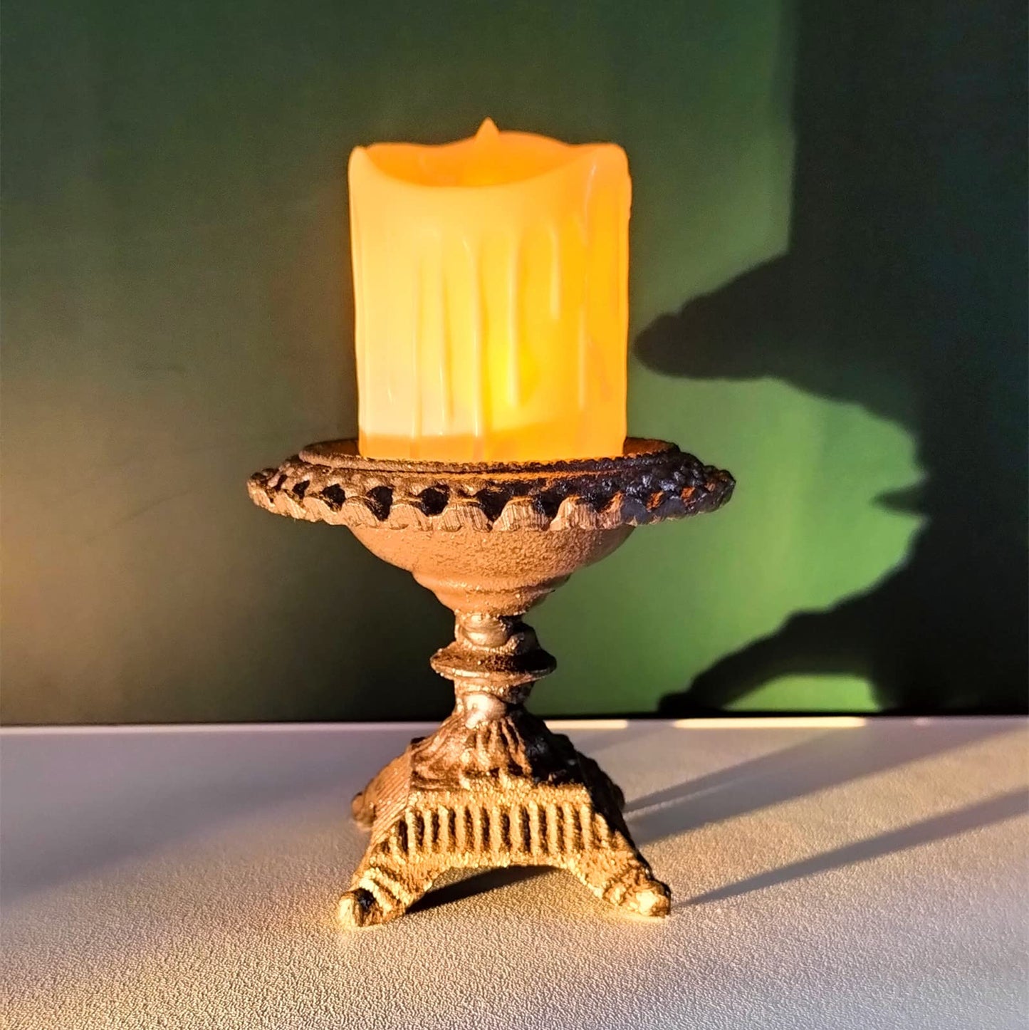 Heavy Duty Cast Iron Candle Holder, Retro Candlestick Holders, Handcrafted Metal Pillar Candle Stand for Dinner Home Garden Tabletop Decorative (B)