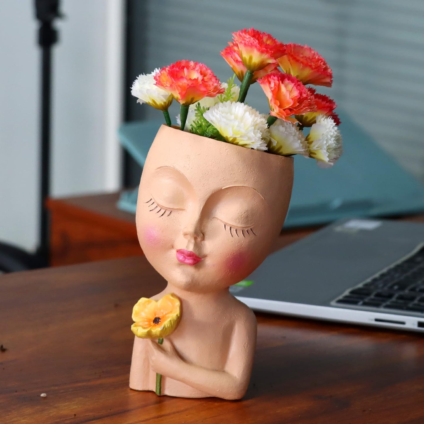 Meltset M Face Planter Pot Head Planter for Indoor Plants, Cute Girl Holding Poppy Flower Pot with Drainage Hole, Resin Succulent Cactus Planter, Unique Gardening Gifts for Women Mom Teacher (Brown)