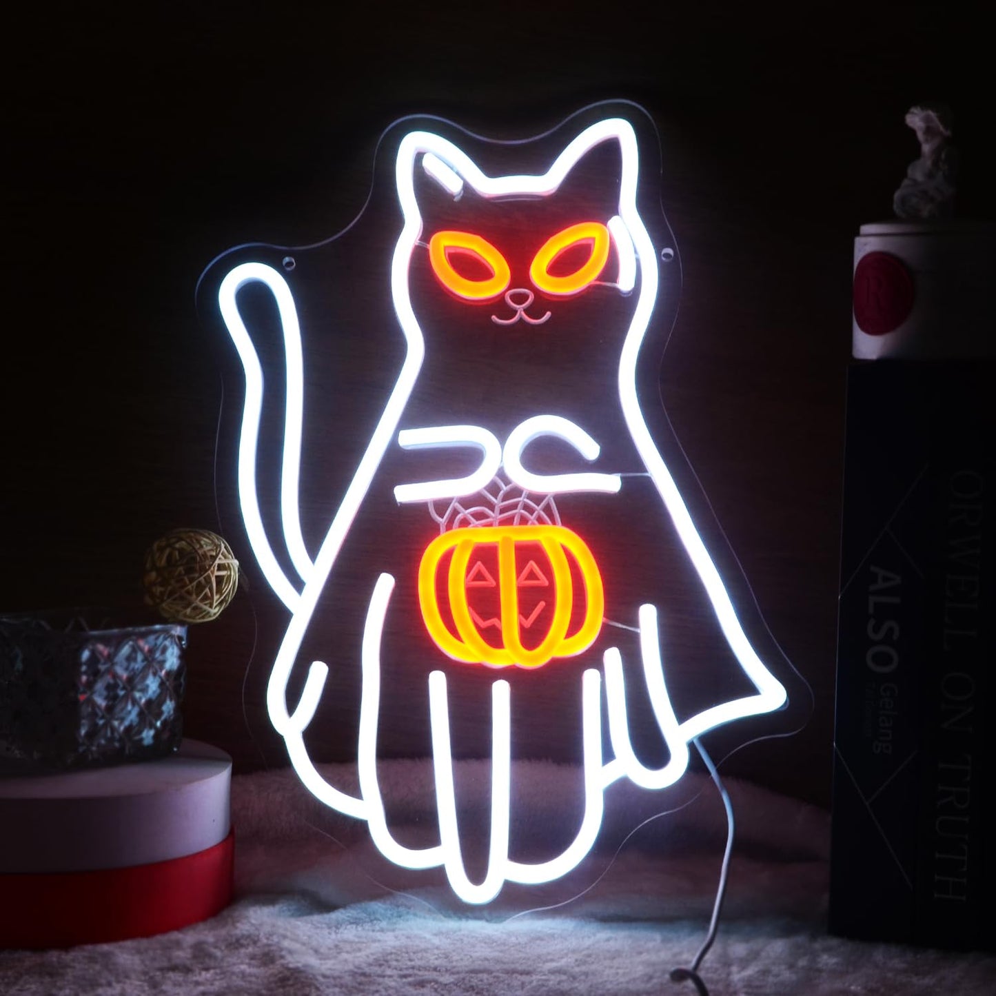 Cat Holding a Jack-o'-lantern Neon Light Sign Halloween Funny White Cat with Pumpkin Light for Trick-or-Treat Party Wall Decor All Saints' Day LED Light up