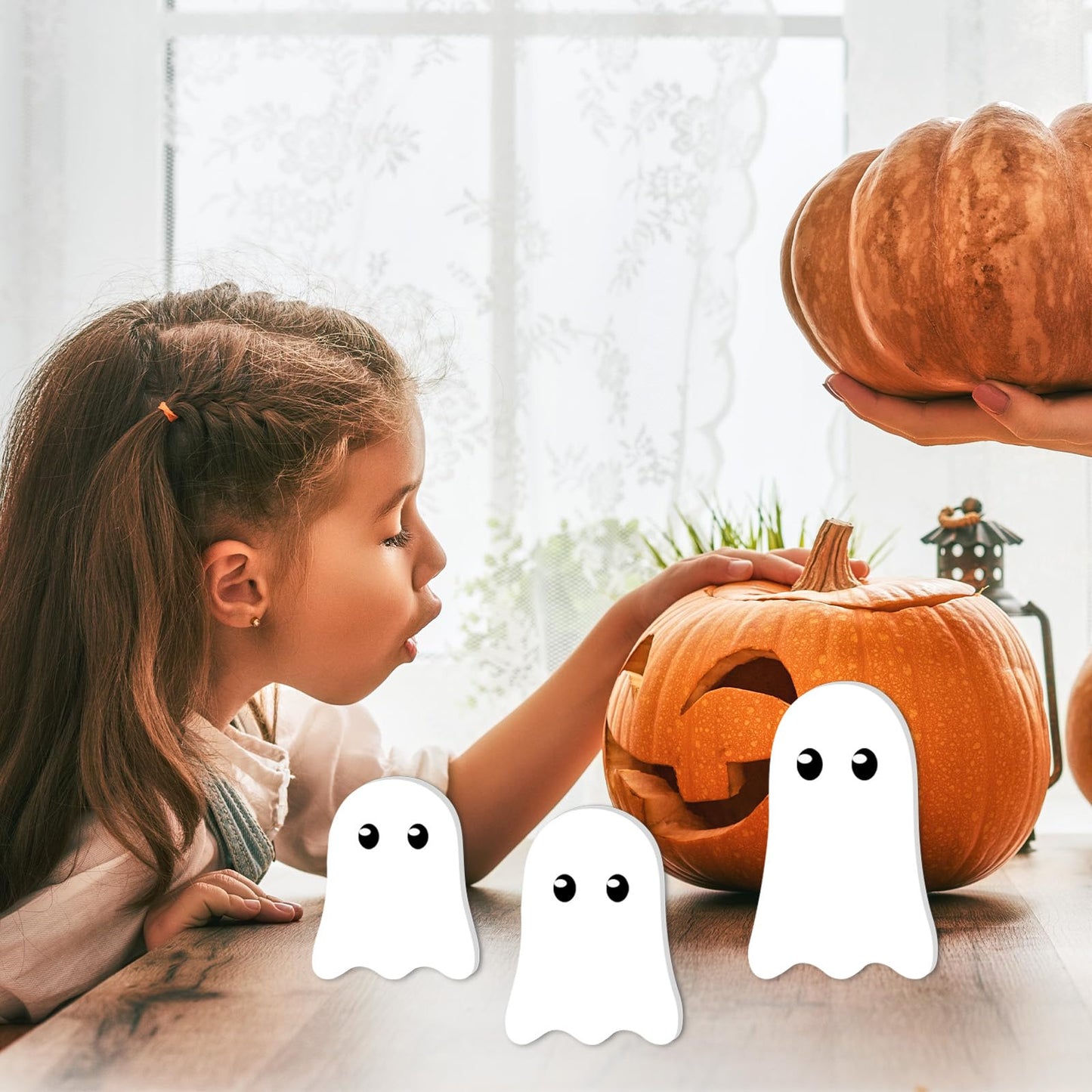 JarThenaAMCS 6Pcs Halloween Wooden Sign Cute Ghost Unfinished Ghost Shaped Table Wooden Signs for Halloween Autumn Tiered Tray Decor Home Kitchen Office DIY Craft