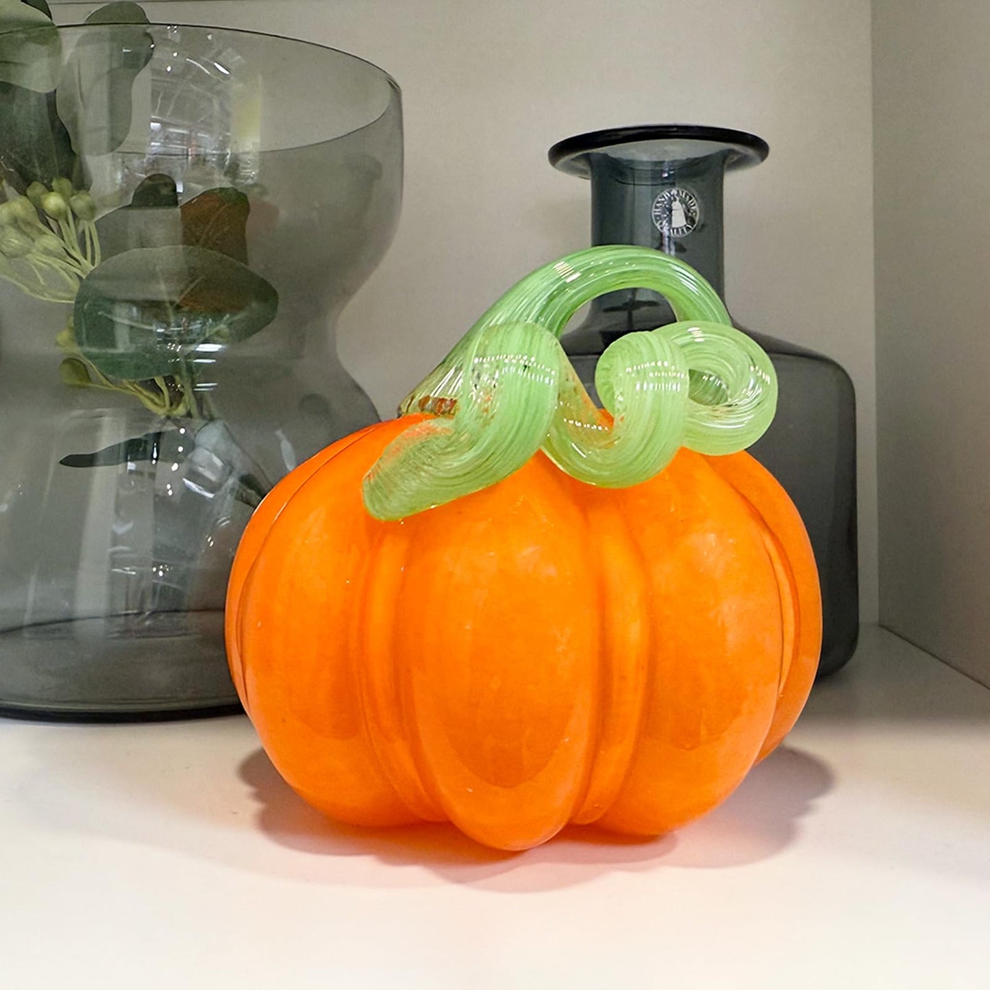 ORRFIDDY 4.7" Hand-Blown Glass Pumpkin Halloween Decor Fall Home Figurines Collectible Harvest Thanksgiving Wedding & Autumn Mantel Decorations Paperweight Tabletop Ornaments(Orange)