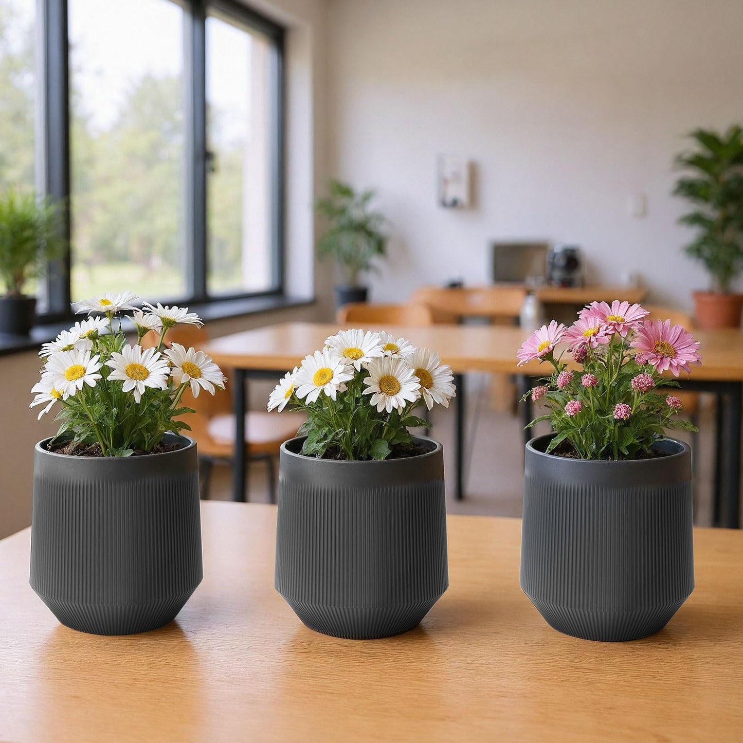 Yaghpy Plant Pots，Set of 3 Plastic Pots for Indoor Plants,Flower Pots Outdoor Planters with Drainage Hole and Seamless Saucer,Gray