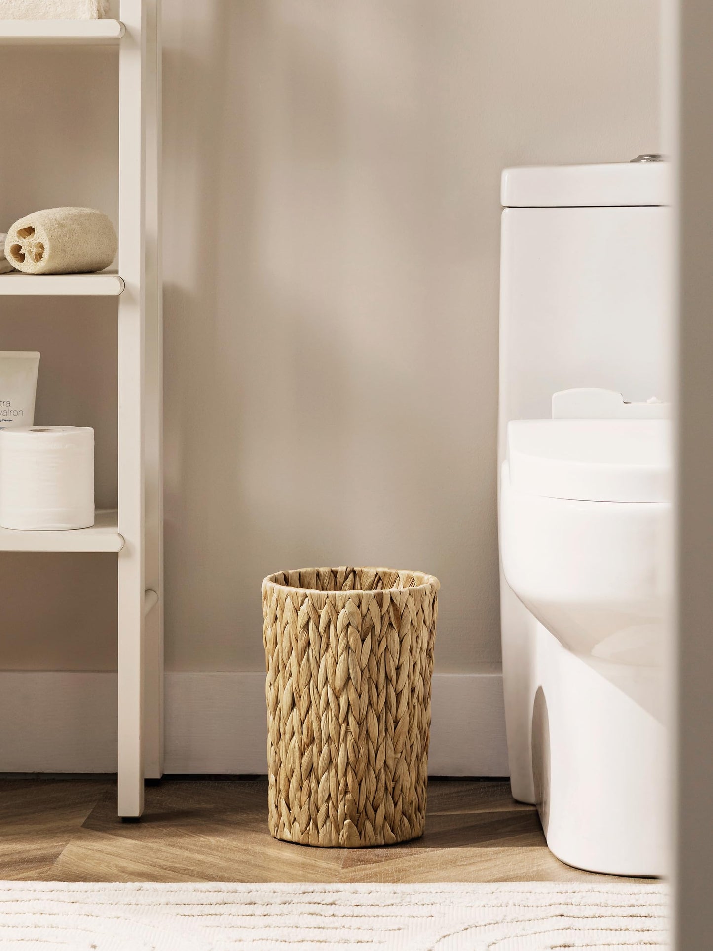 UBBCARE Wicker Trash Can, Small Waste Basket for Bathroom Office Bedroom, Water Hyacinth Trash Bin, Round 2 Gallon