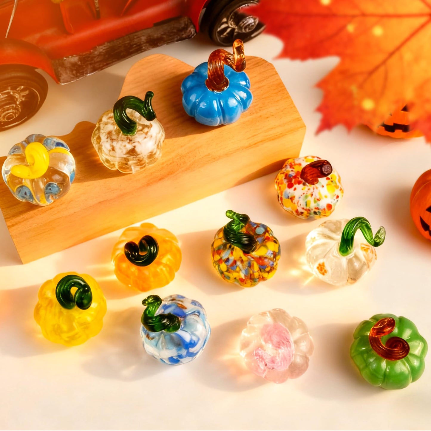 AOFEGRLT 12PCS Glass Pumpkins Figurines for Halloween Thanksgiving Fall Harvest Christmas Decoration, Small Crystal Glass Art Pumpkin Paperweight Gifts