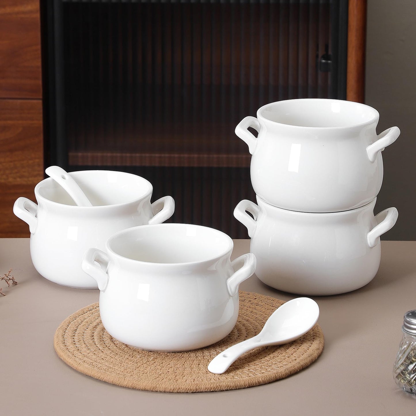 20oz French Onion Soup Bowls with handles Set of 4, 2 Mitts & 4 Spoons Included, Ceramic Oven Safe,Perfect for Soups, Chicken, Vegetable, Beef, Oatmeal, Chili, Corn, Clam, Pumpkin & More (White)