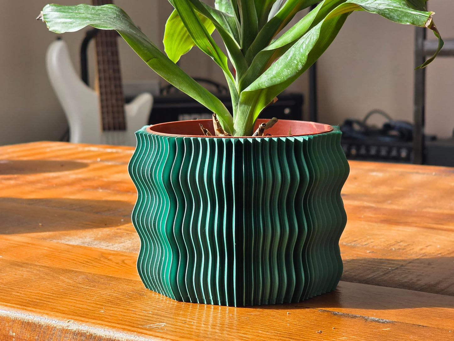 Spiny Wave Indoor Planter with Drain Holes | 3D Printed Modern Geometric Pot for Home & Office | 2" 3" 4" 6" Sizes | Gift for Plant Lovers (1 - White Marble, 4")