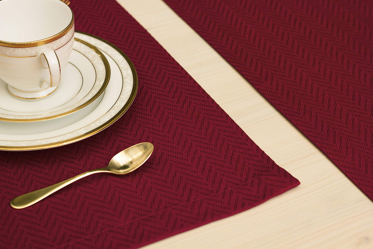 Red Placemats Set of 4, Double Layered Burgundy Place mats for Dining Table, Cranberry Waterproof Table Mats for Kitchen Table for Fiesta, Dinner, Wedding, Decor, Thanksgiving, Halloween, Christmas