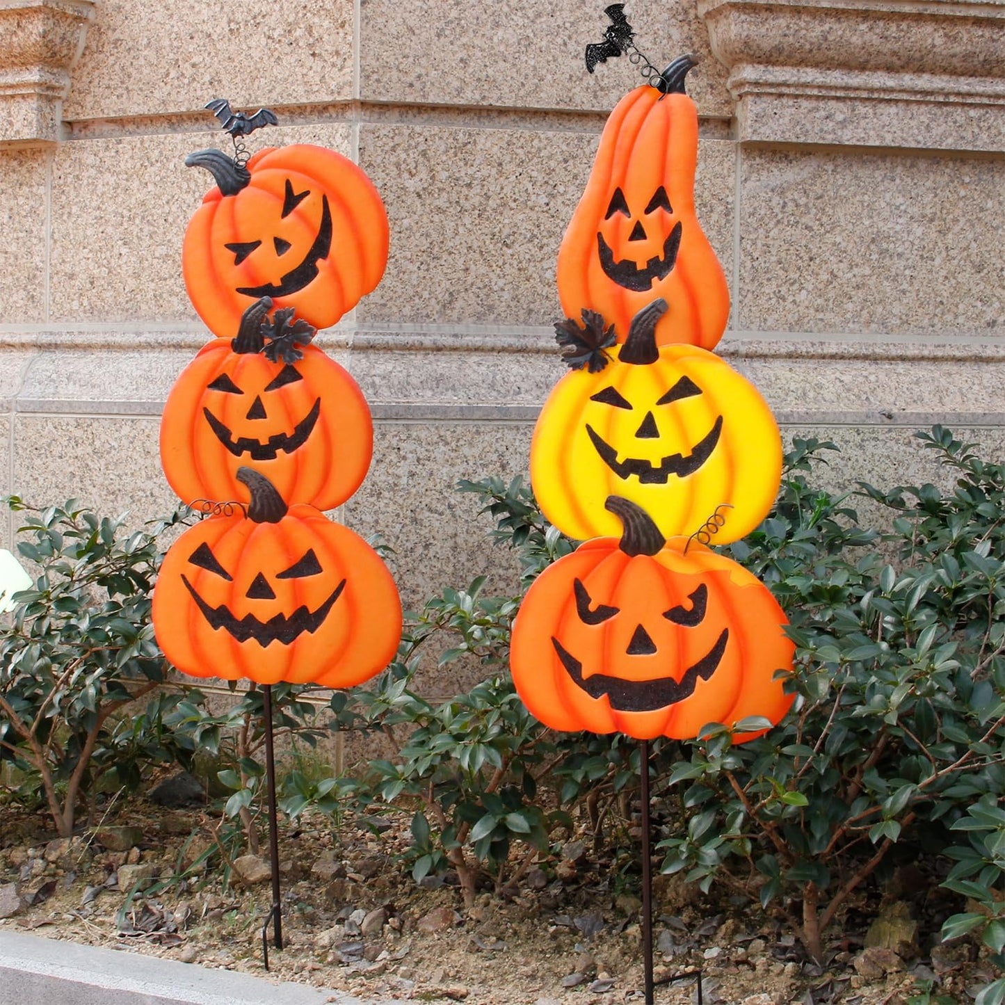 Juegoal 2 Pack Halloween Garden Stakes, Stacked Metal Pumpkins Jack-o-Lantern Lawn Decor, Yard Signs Stake Outdoor Decorative 3D Pumpkin Home Lawn Pathway Driveway Decorations