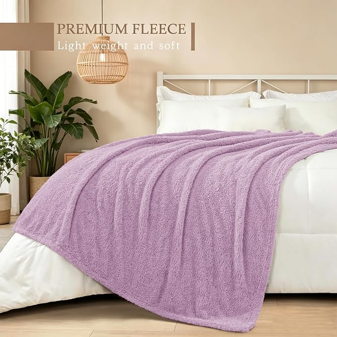 Exclusivo Mezcla Fleece King Size Bed Blanket, Ultra Soft, Lightweight and Fuzzy Light Purple Blanket for Women, Home Decor, 90x104 Inches
