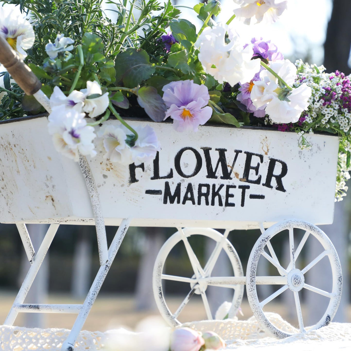 Z² BellaDecor 15 Inch Farmhouse Small Flower Cart with Wooden Handles Metal Wagon Planters for Outdoor Plants Decorative Wheelbarrow Plant Cart for Patio Garden Balcony White