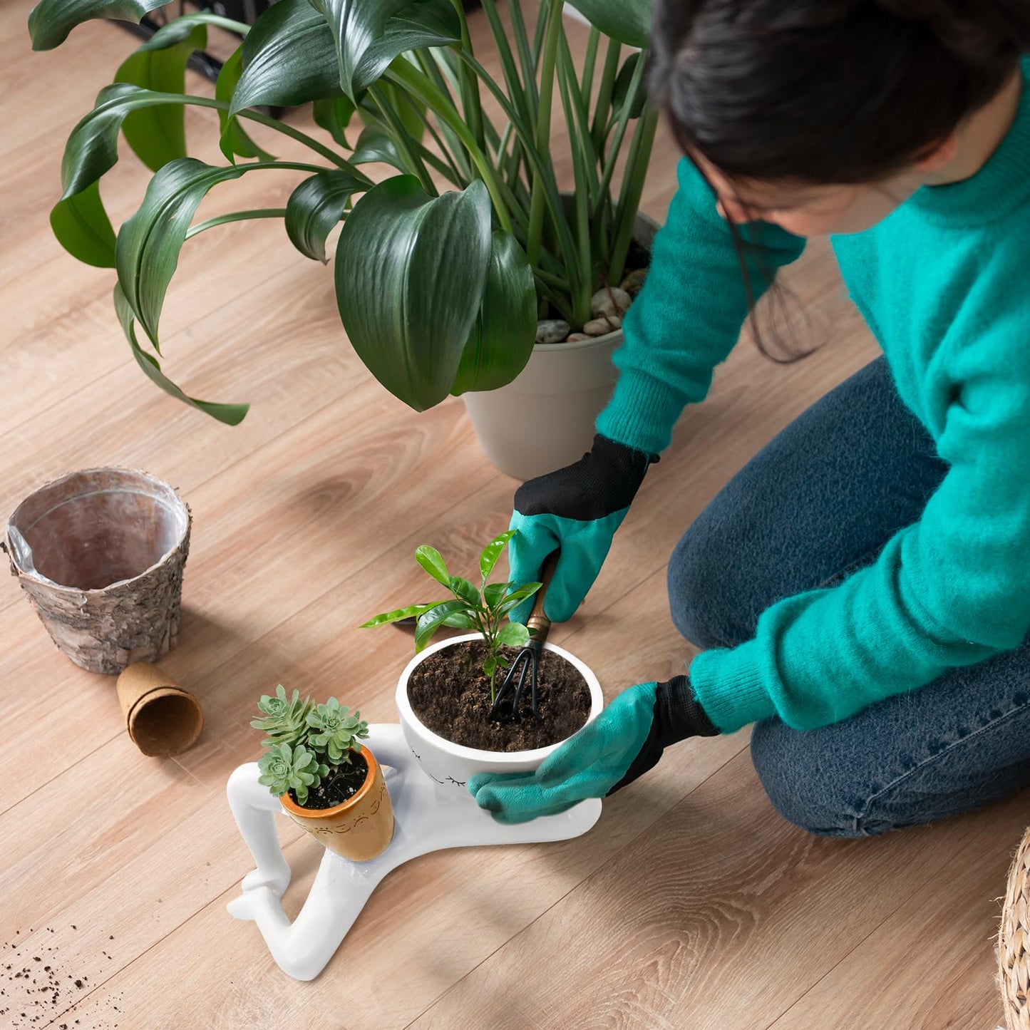 Lazy Guy Planter, Lazy Little Character Flowerpot, Relaxing Person Holding Pot Planter, Funny Plant Pots Unique Shape Pot for Succulents Cactus with Drainage Hole for Home Garden Decor (Yellow)