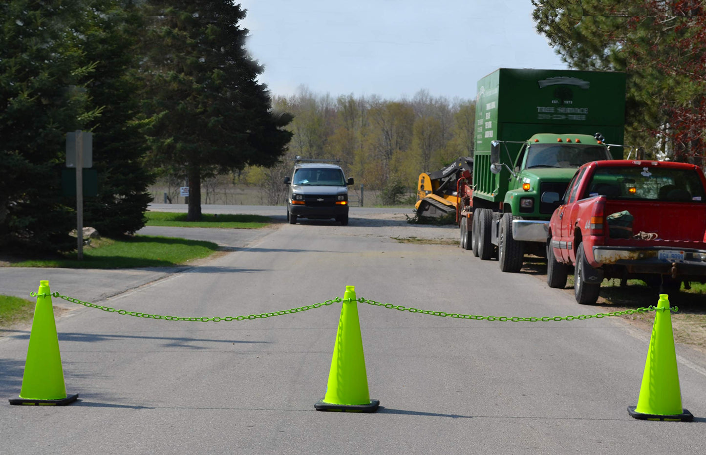Mr. Chain Plastic Barrier Chain, Safety Green, 1.5-Inch Link Diameter, 25-Foot Length (30014-25)
