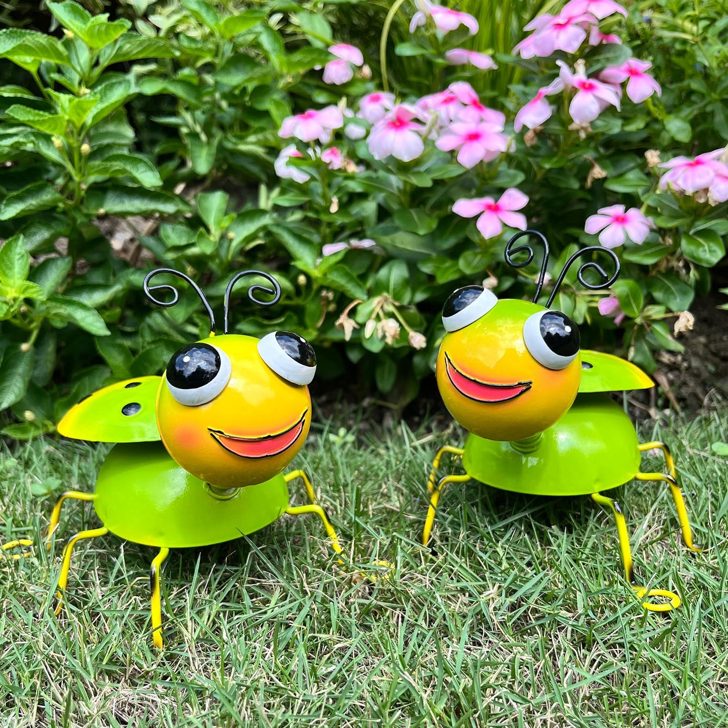 Cruis Cuka Metal Yard Art Garden Decor for Outside Cute Green Ladybugs Lawn Patio Ornaments Backyard Decorations Garden Gifts for Mom - Set of 2