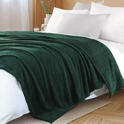 Exclusivo Mezcla Fleece Bed Blankets Queen Size, Ultra Soft, Lightweight and Fuzzy Forest Green Blanket for Women, Home Decor, 90x90 Inches