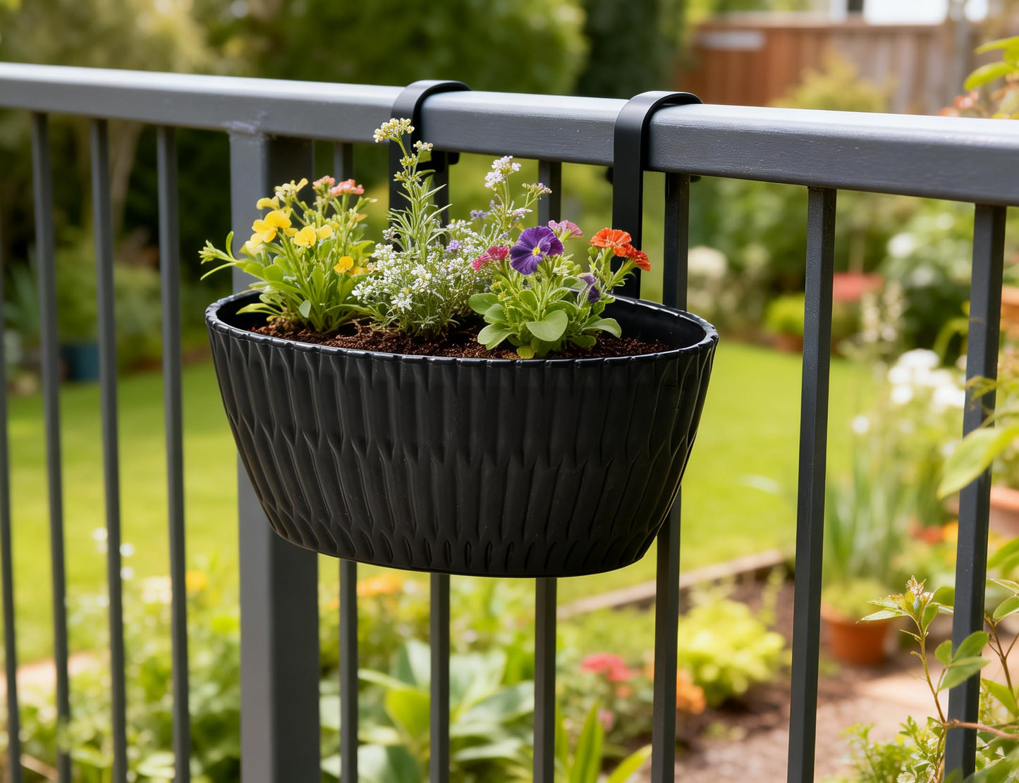 YUNLINGAA 9 Inch Hanging Flower Pots, 3 Pcs Black Railing Fence Hanging Bucket Planter with Detachable Hooks, Countryside Window Plant Holder for Outdoor Garden Yard Home Decor