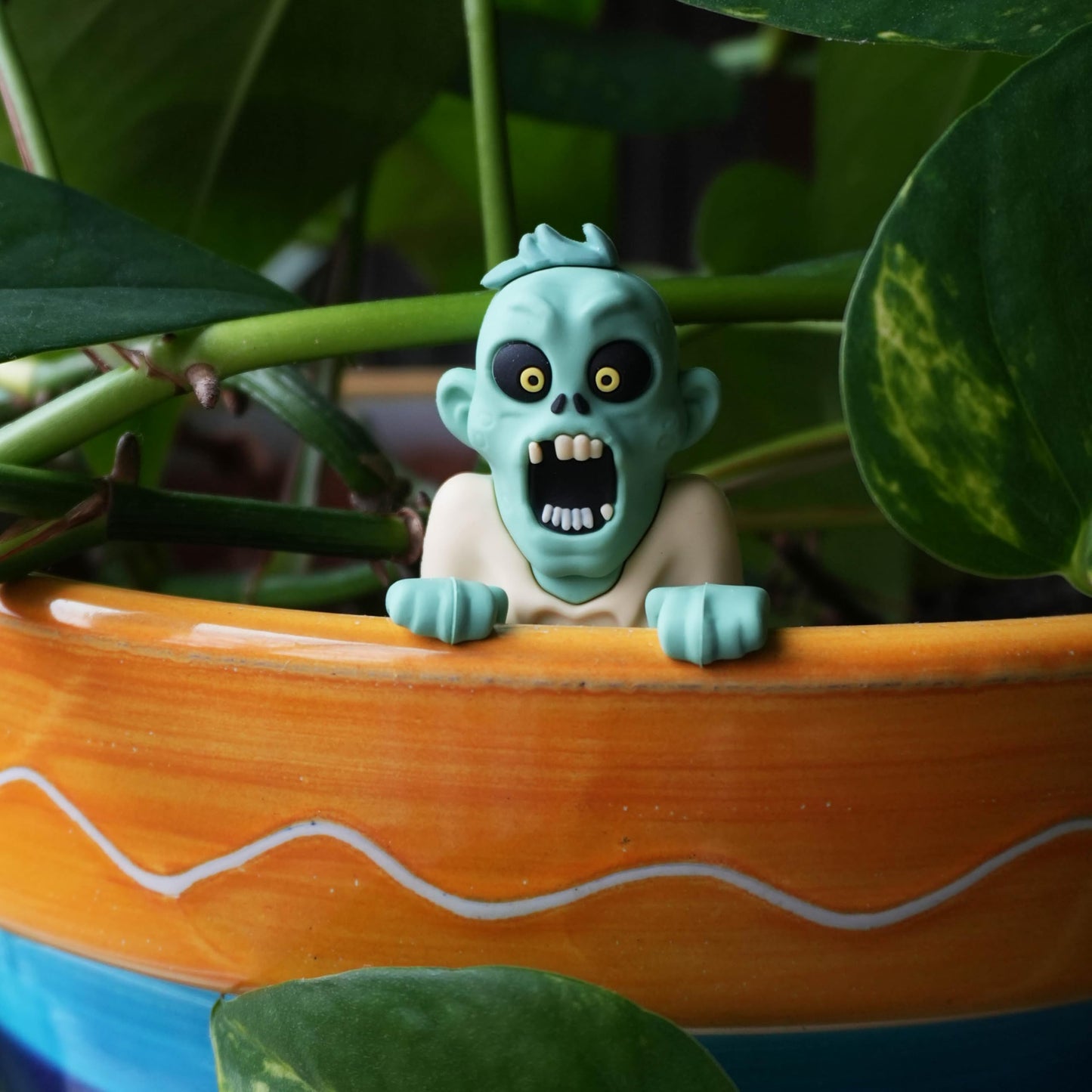 GOOFBALLS Funny Houseplant Hanger – Quirky Indoor Plant Holder for Pots, Succulents & Hanging Plants – Unique Home Décor Gift for Plant Lovers - Zombie