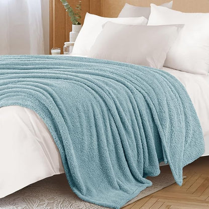 Exclusivo Mezcla Fleece King Size Bed Blanket, Ultra Soft, Lightweight and Fuzzy Stone Blue Blanket for Women, Home Decor, 90x104 Inches