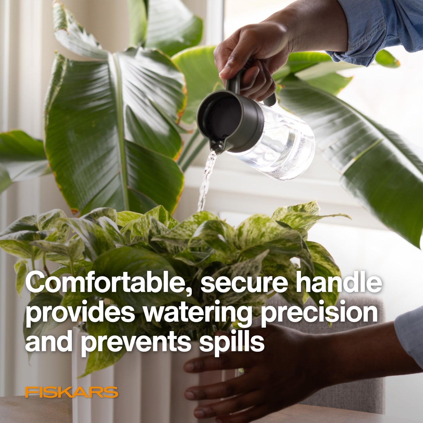 Fiskars Glass Watering Can for Indoor Plants, Small Pitcher for Succulents & Herbs, Easy Fill Top Design and Mess Free Pouring with Narrow Spout for House Plants, Modern Decor Style, 17 oz, Clear