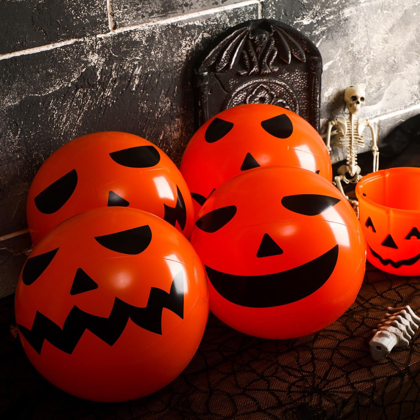 Wettarn 12 Pcs Halloween Pumpkin Beach Balls Bulk Halloween Inflatable Plastic Jack O Lantern Party Decoration Blow up Props for Carnival Prizes