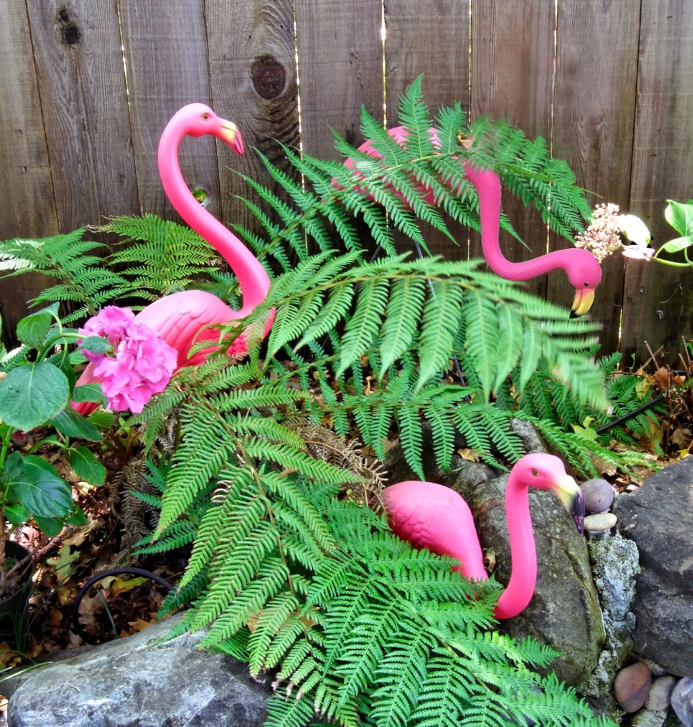 GiftExpress 12 Pack Pink Flamingos Yard Decorations - Small 14" Tall Plastic Flamingo Statue w/Metal Stakes - Lawn Ornaments & Garden Decor for Outdoor Parties