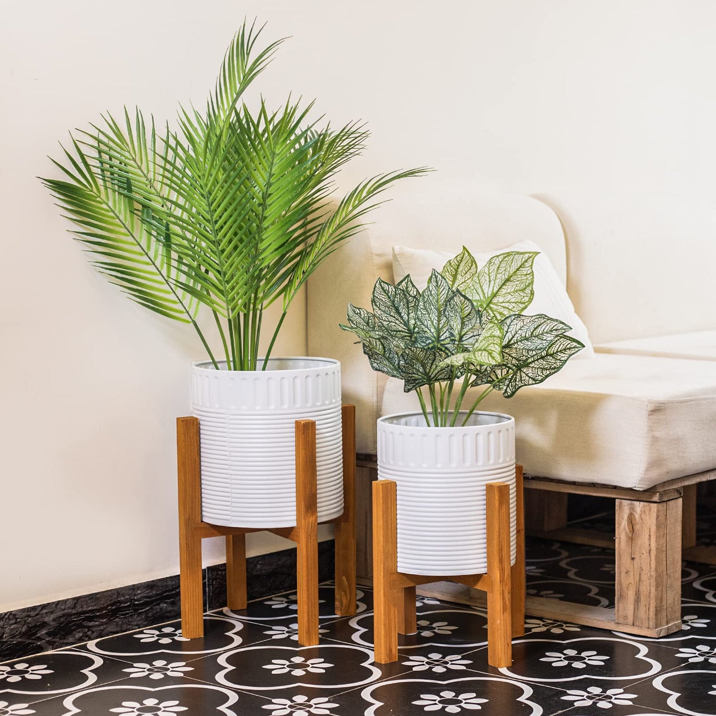 Chonsun 2-Piece White Metal Planter Set with Wood Stand, Indoor Mid Century Modern Planters with Drainage, 8" & 10"