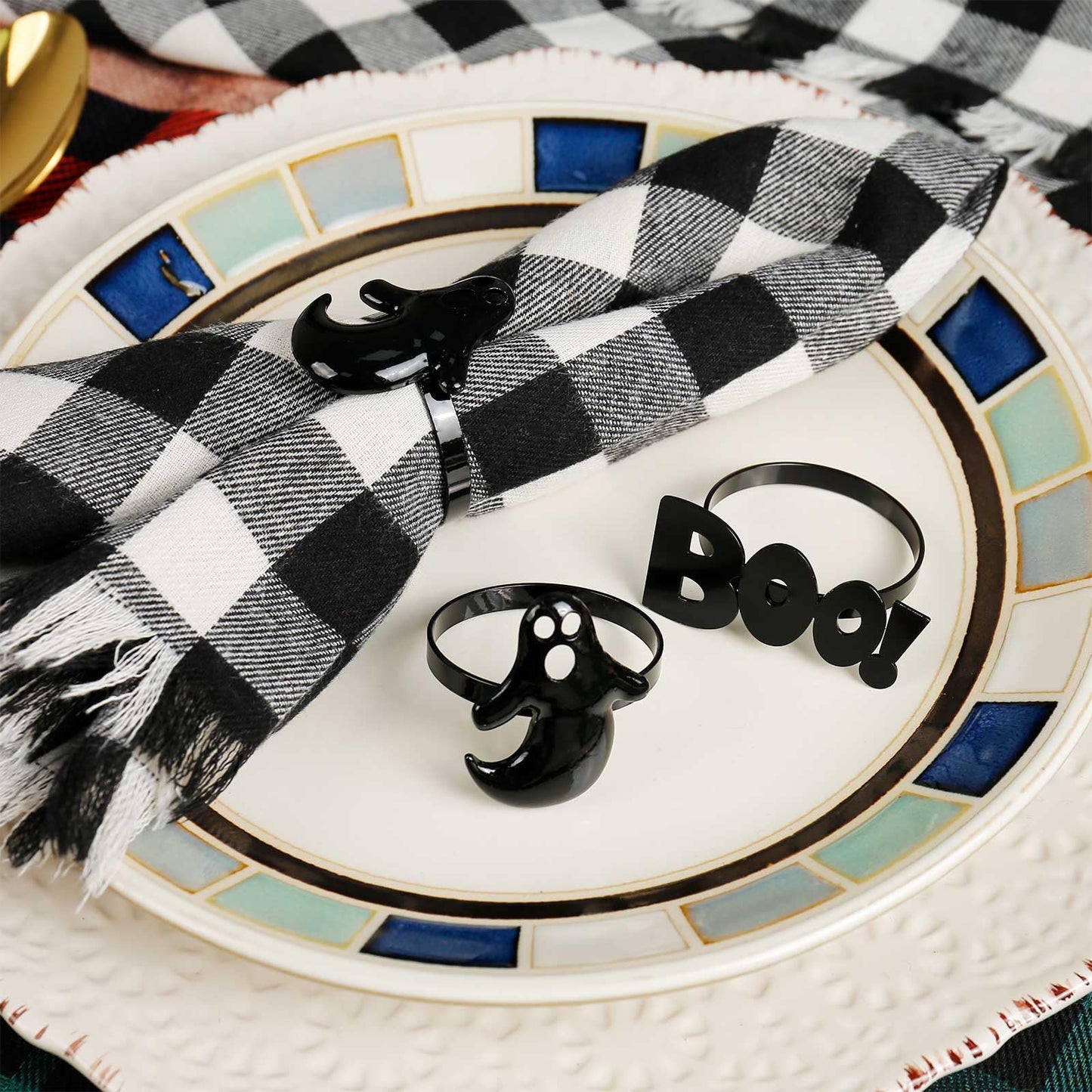 Getfitsoo Halloween Napkin Rings Set of 12, Ghost Boo Halloween Black Napkin Holders Metal Buckles for Halloween Party Decorations Home Kitchen Dinner Table Setting