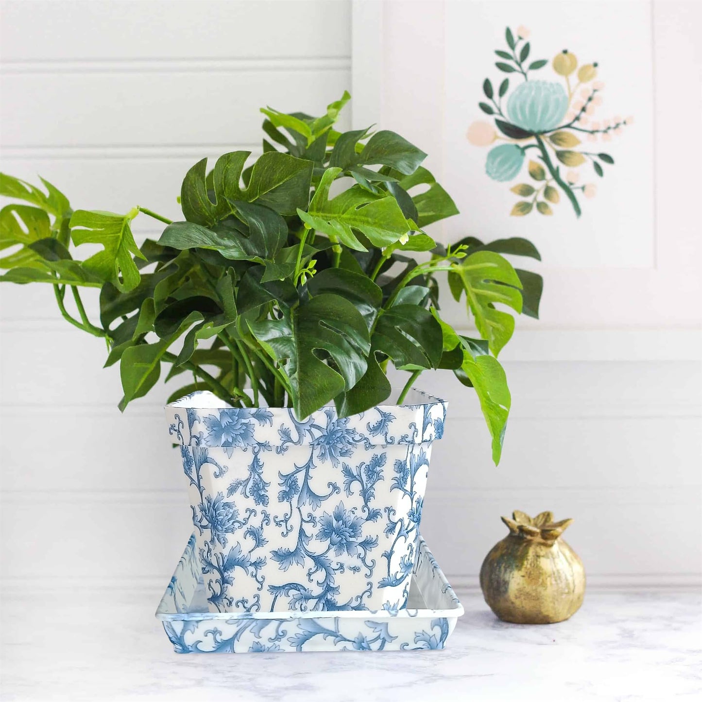 SEUCRWAX 4 Inch Plant Pots Square Plastic Decoration,Flower Pots Retro Design,Flower Pot with Drain Hole and Tray,for Outdoor Indoor Garden Valentine's Day Plants (Blue and White,4pcs)