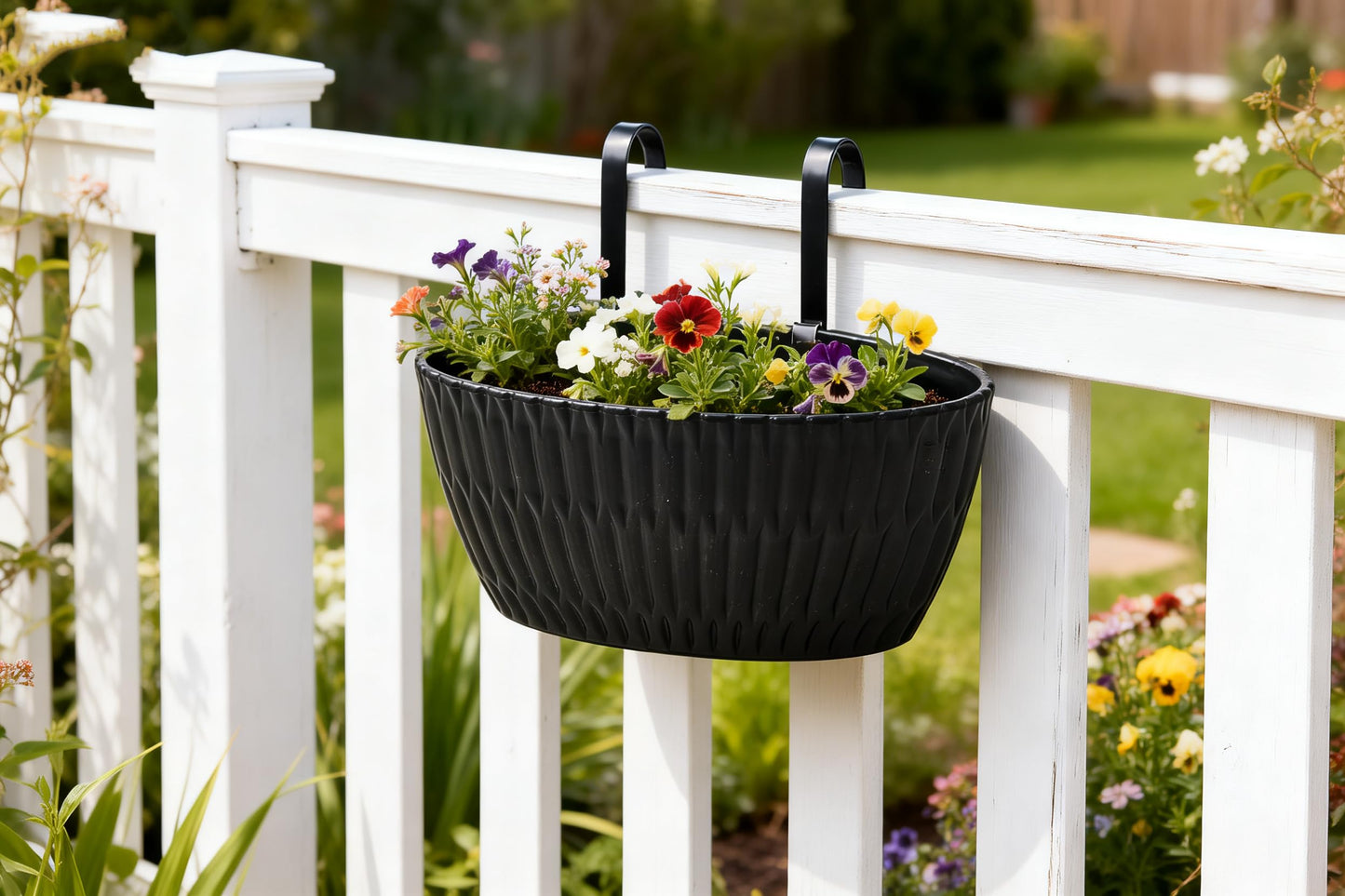 YUNLINGAA 9 Inch Hanging Flower Pots, 3 Pcs Black Railing Fence Hanging Bucket Planter with Detachable Hooks, Countryside Window Plant Holder for Outdoor Garden Yard Home Decor