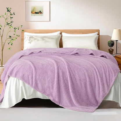 Exclusivo Mezcla Fleece Bed Blankets Queen Size, Ultra Soft, Lightweight and Fuzzy Light Purple Blanket for Women, Home Decor, 90x90 Inches
