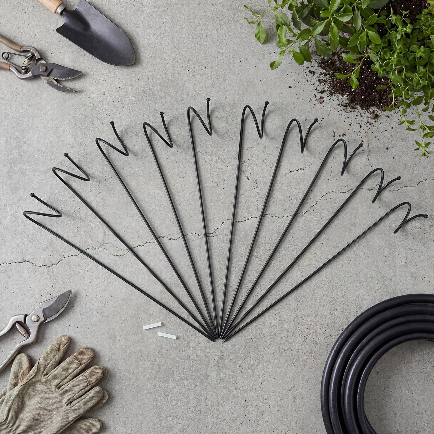 Shimeyao 10 Pack 14.5 Inch Ball End Garden Hose Guide Stakes, Heavy Duty Metal Hoses Guard Spike, Holders to Stay Off Grass, Water Pipe Guides for Yard Lawn & Flower Beds to Protect Plants