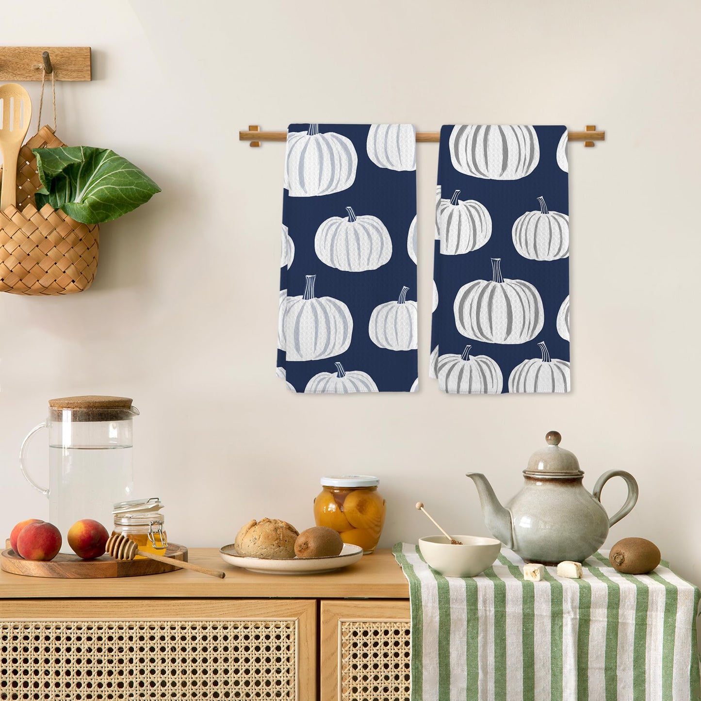 nvucamd Navy Blue Fall Pumpkin Hand Towels for Bathroom, Cute Autumn Pumpkins Kitchen Towels, Thanksgiving Halloween Fall Dish Tea Towel for Kitchen,Pumpkin Bathroom Decor, 16x24 in