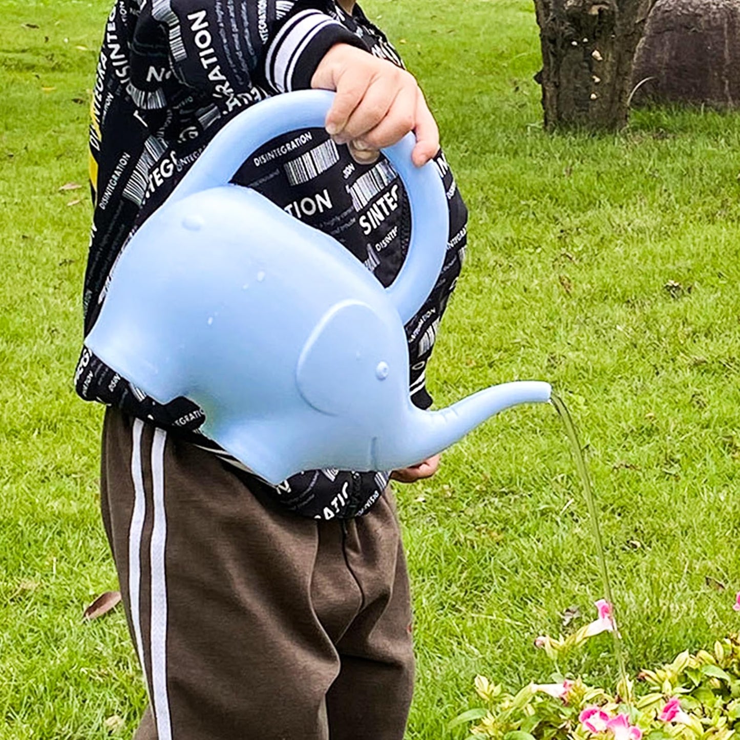Luwint Elephant Watering Can 1 Quart, Long Spout Small Watering Can for Indoor Plants, Lightweight Outdoor Watering Pot with Comfortable Handle, Blue