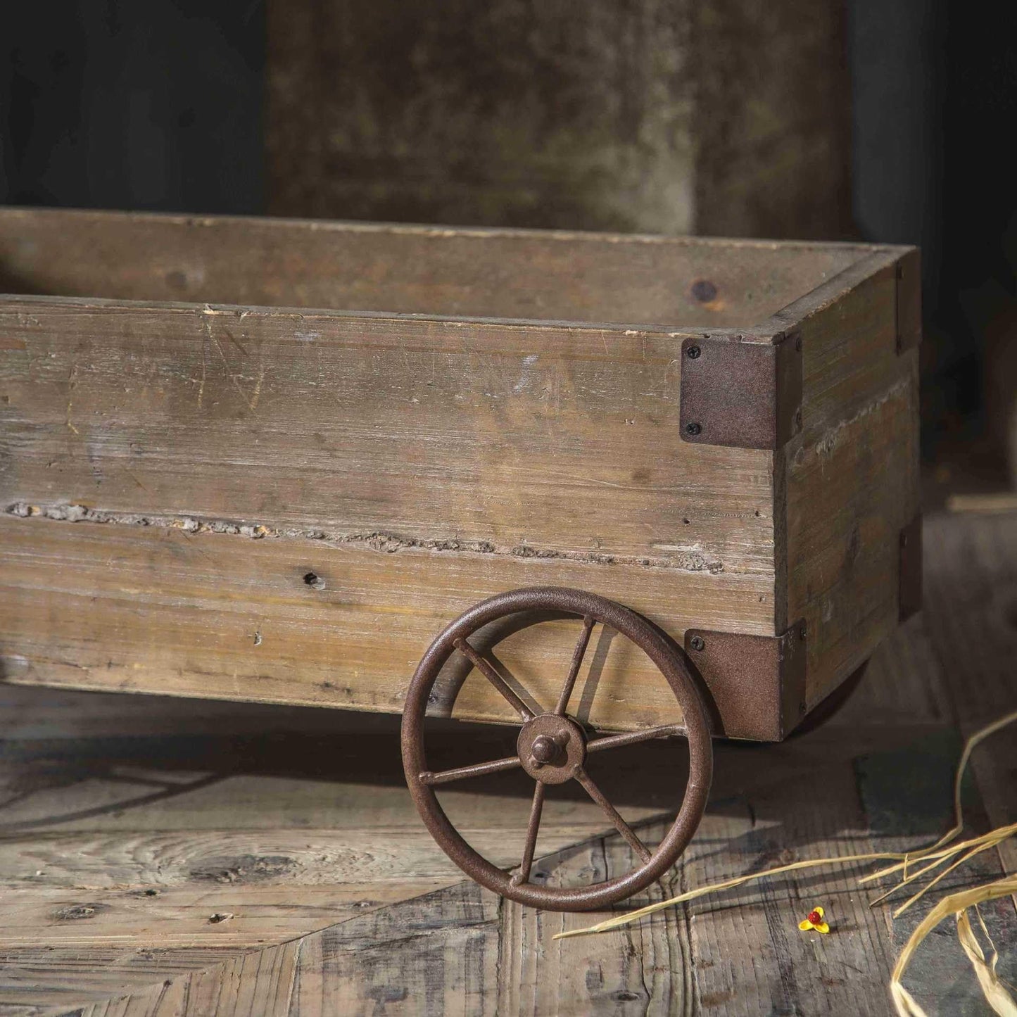 TerkCo Rustic Wooden Wagon Planter, Distressed Wood with Metal Wheels, Farmhouse Style Outdoor Patio Flower Pot,Garden Backyard Planter