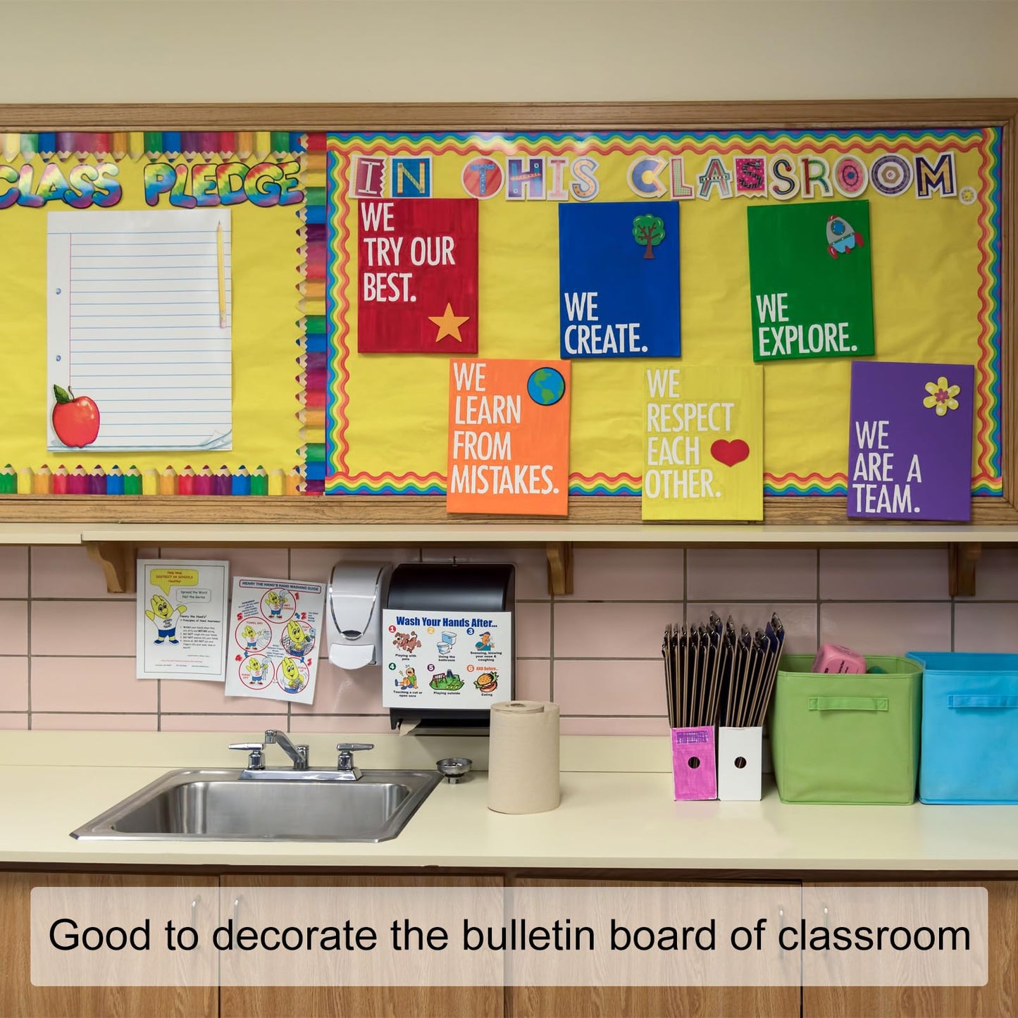 PATIKIL 3.9inch x 49.2ft Bulletin Board Border, Scalloped Trim Paper Corrugated Paper for Locker Classroom Decor Black White Cork Poster Boards, White