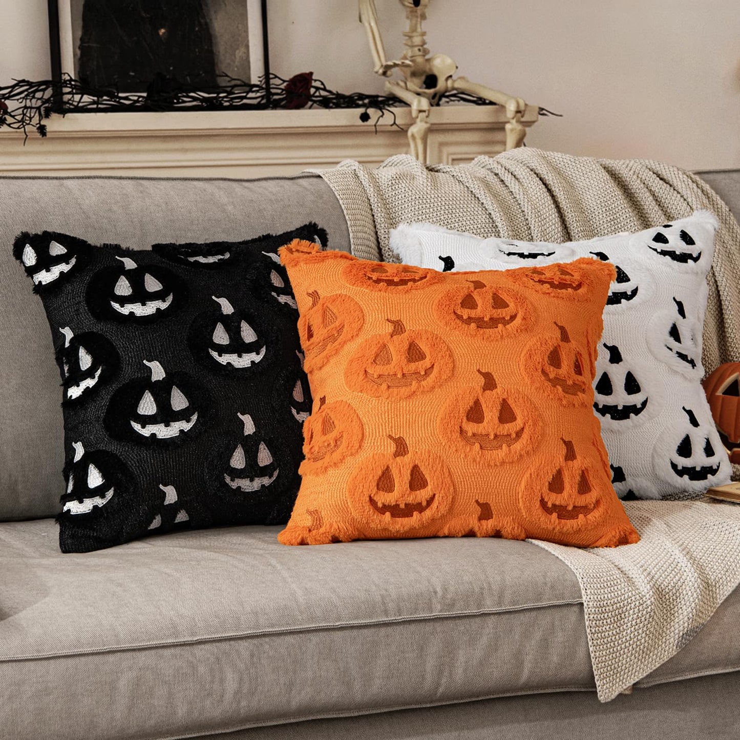 MIULEE Thanksgiving Fall Halloween Throw Pillow Covers 18x18 Decorative Pumpkin Pattern Pillowcases Soft Plush Faux Wool Cushions for Home Patio Sofa Couch,Black