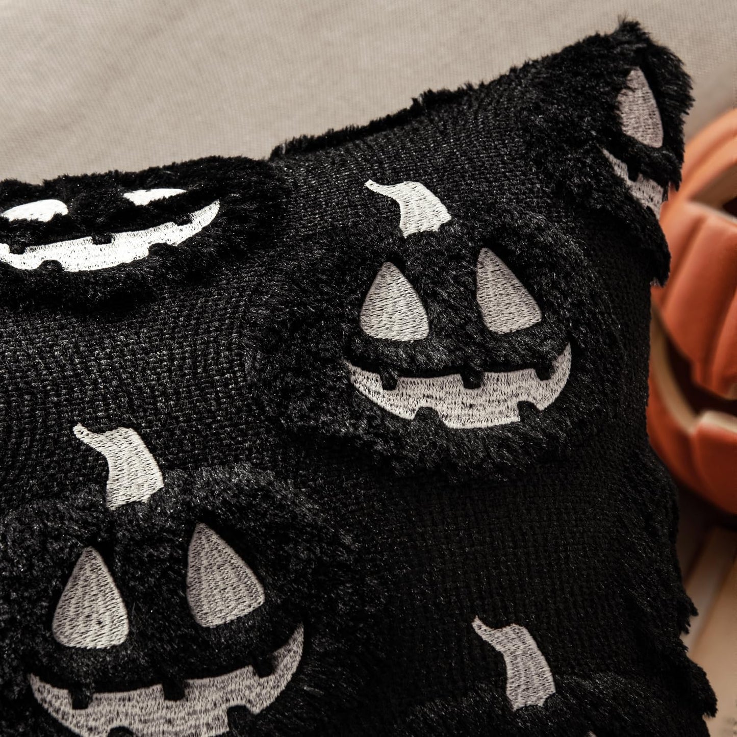 MIULEE Thanksgiving Fall Halloween Throw Pillow Covers 18x18 Decorative Pumpkin Pattern Pillowcases Soft Plush Faux Wool Cushions for Home Patio Sofa Couch,Black